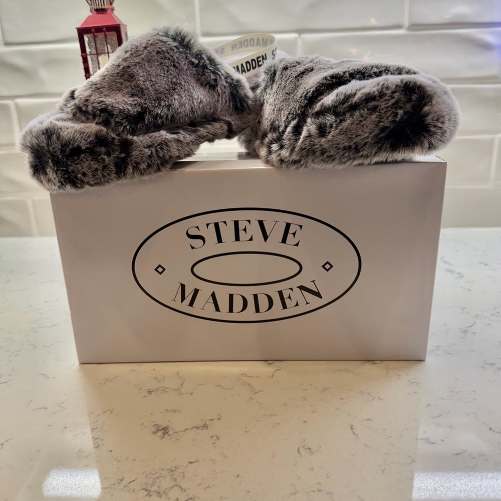 Steve Madden Charcoal Faux Fur Women's Slippers - Picture 2 of 5
